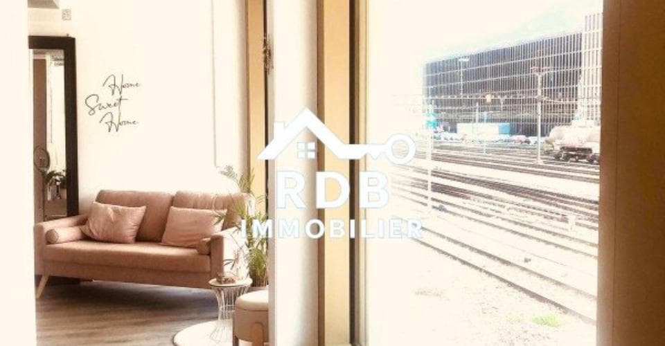 https://maison-idx-prod.s3.eu-central-1.amazonaws.com/1777020267794-30937818.jpeg