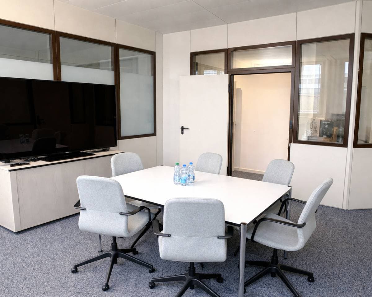 Office at Riedstrasse 13, 6330 Cham – Photo 2 of 5