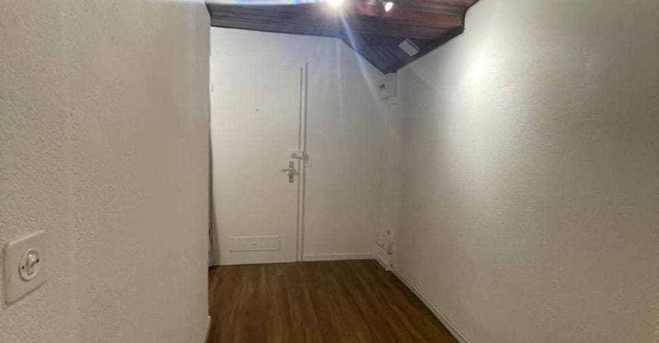 https://maison-idx-prod.s3.eu-central-1.amazonaws.com/1778863252382-30775676.jpeg