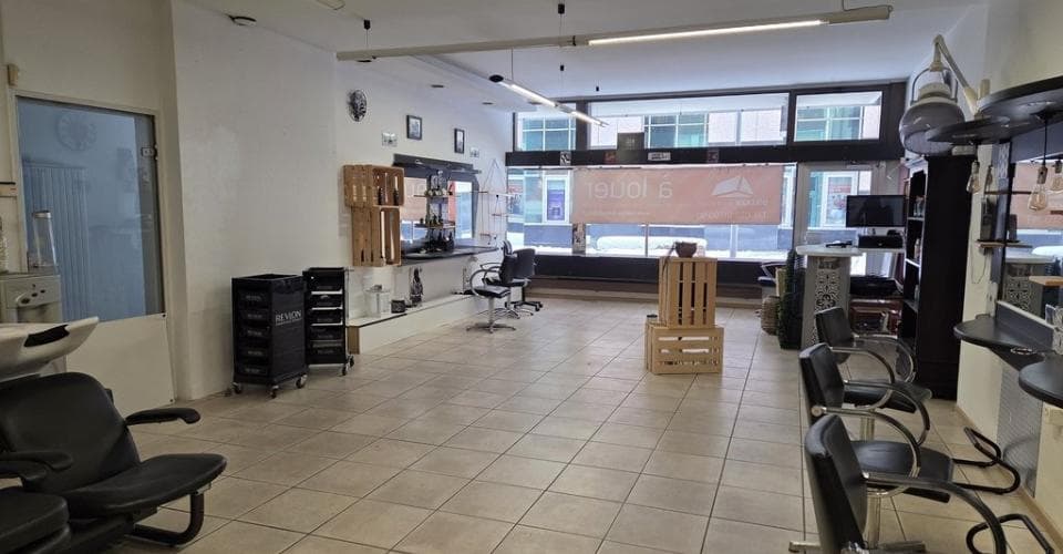 Industrie an Rue Daniel-Jeanrichard 22, 2300 La Chaux-de-Fonds – Bild 5 von 10