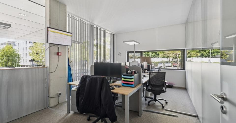 Office at Chemin de Maillefer  59-61, 1052 Le Mont-sur-Lausanne – Photo 2 of 12