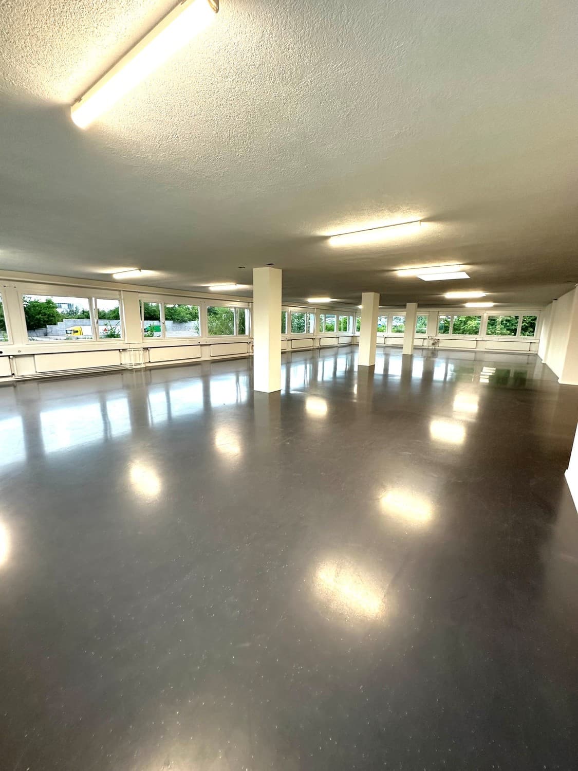 Büro an Riedwiesenstrasse 23, 8305 Dietlikon – Bild 3 von 9