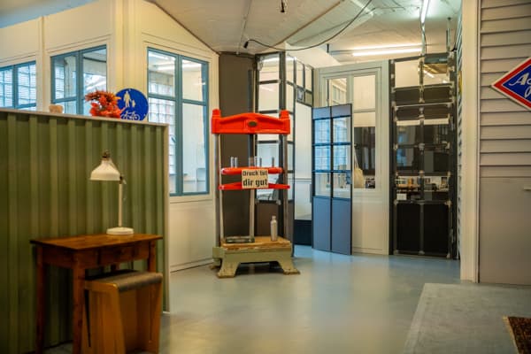 Office at Giesshübelstrasse 62i, 8045 Zurich – Photo 2 of 14