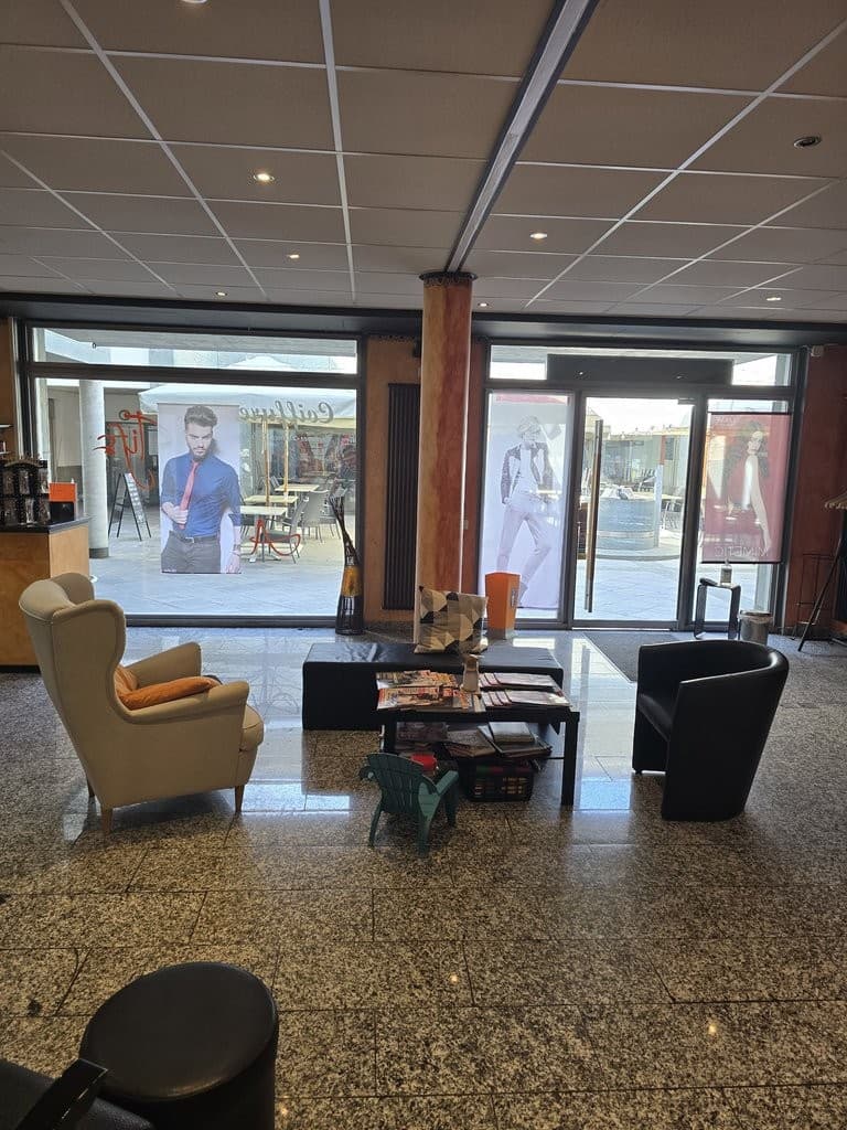 Retail Space at Avenue du Rothorn 9A, 3960 Sierre – Photo 4 of 5