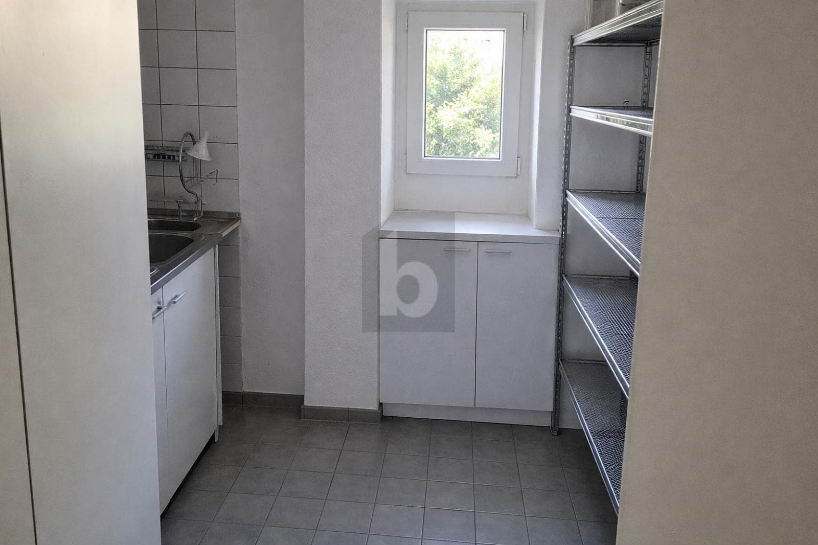 Office in 1027 Lonay, 92m² – Photo 3 of 6