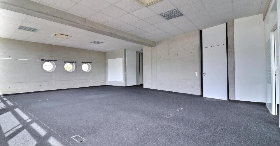 Bureau au Route André Piller 43, 1720 Corminboeuf – Photo 2 sur 11
