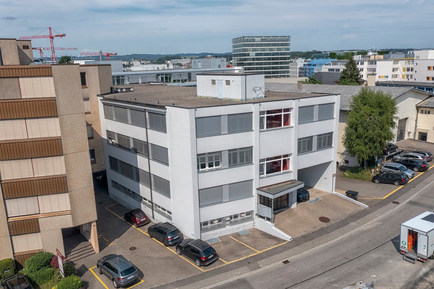 Office at Industriestrasse 42, 8152 Glattbrugg – Photo 2 of 5