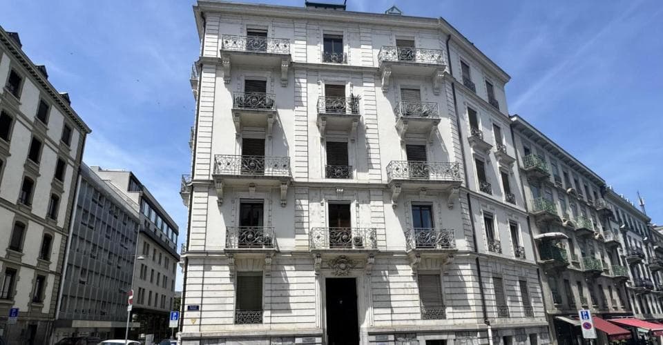 Office at Boulevard Helvétique 17, 1207 Geneva – Photo 2 of 4