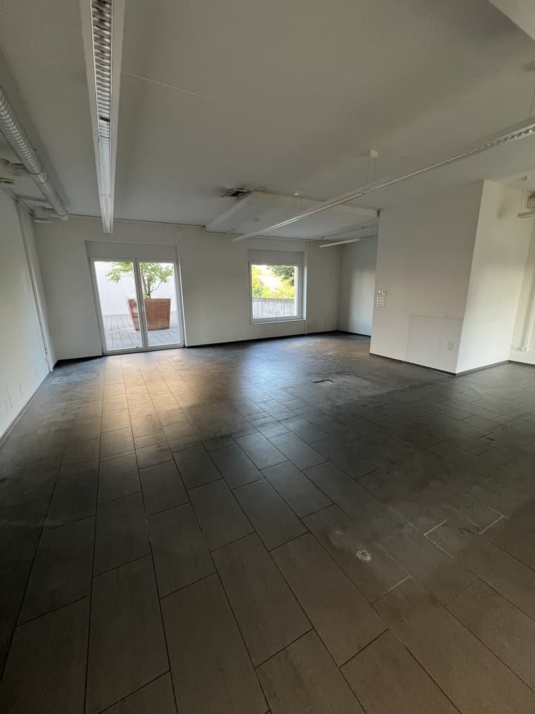 Ladenfläche an Schäfliplatz 1, 9315 Neukirch – Bild 2 von 6