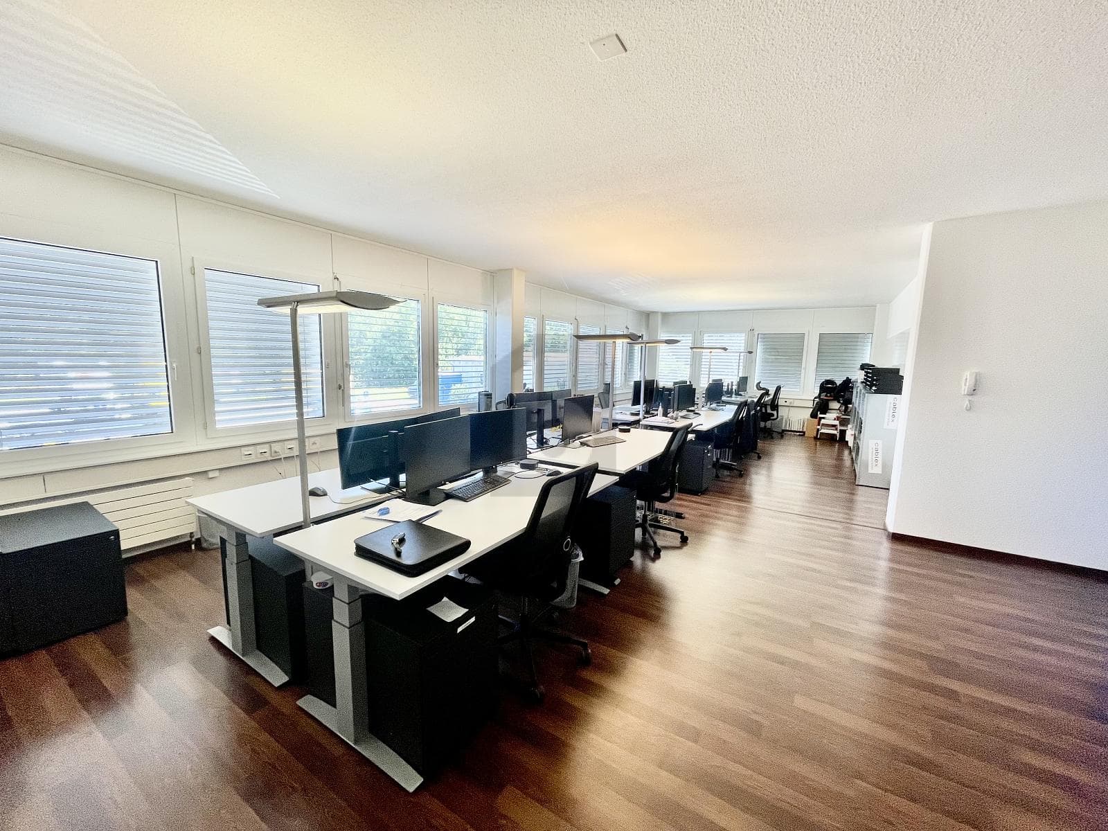 Büro in 1026 Echandens, 215m² – Bild 3 von 6
