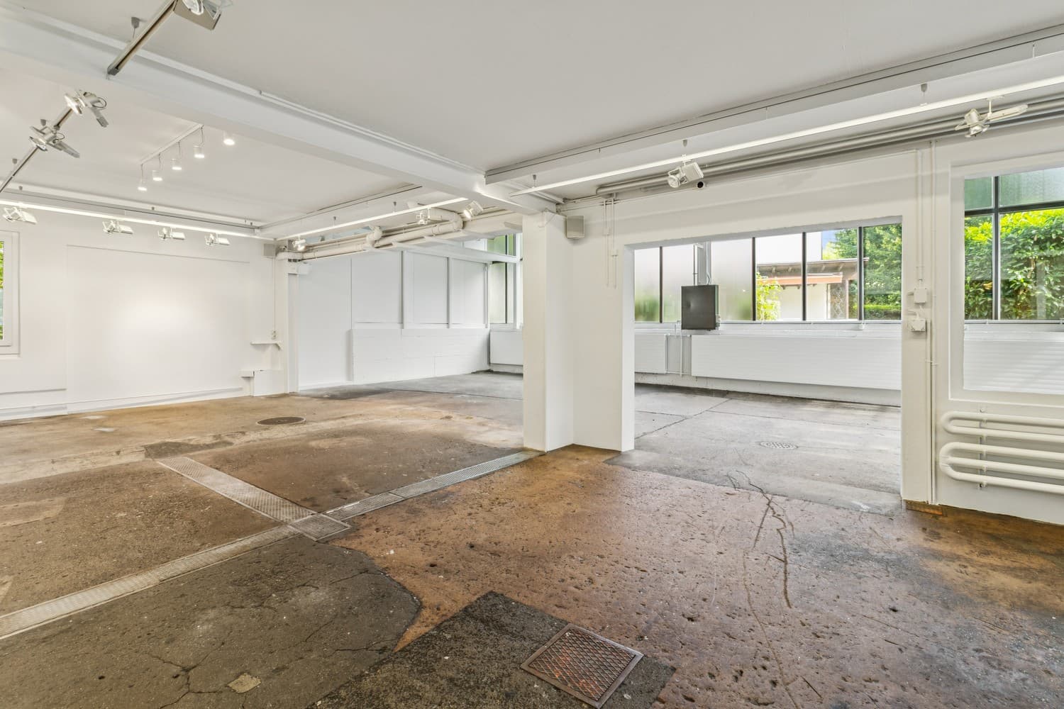 Gewerbe an Ausserdorfstrasse 4c, 8052 Zürich – Bild 5 von 13