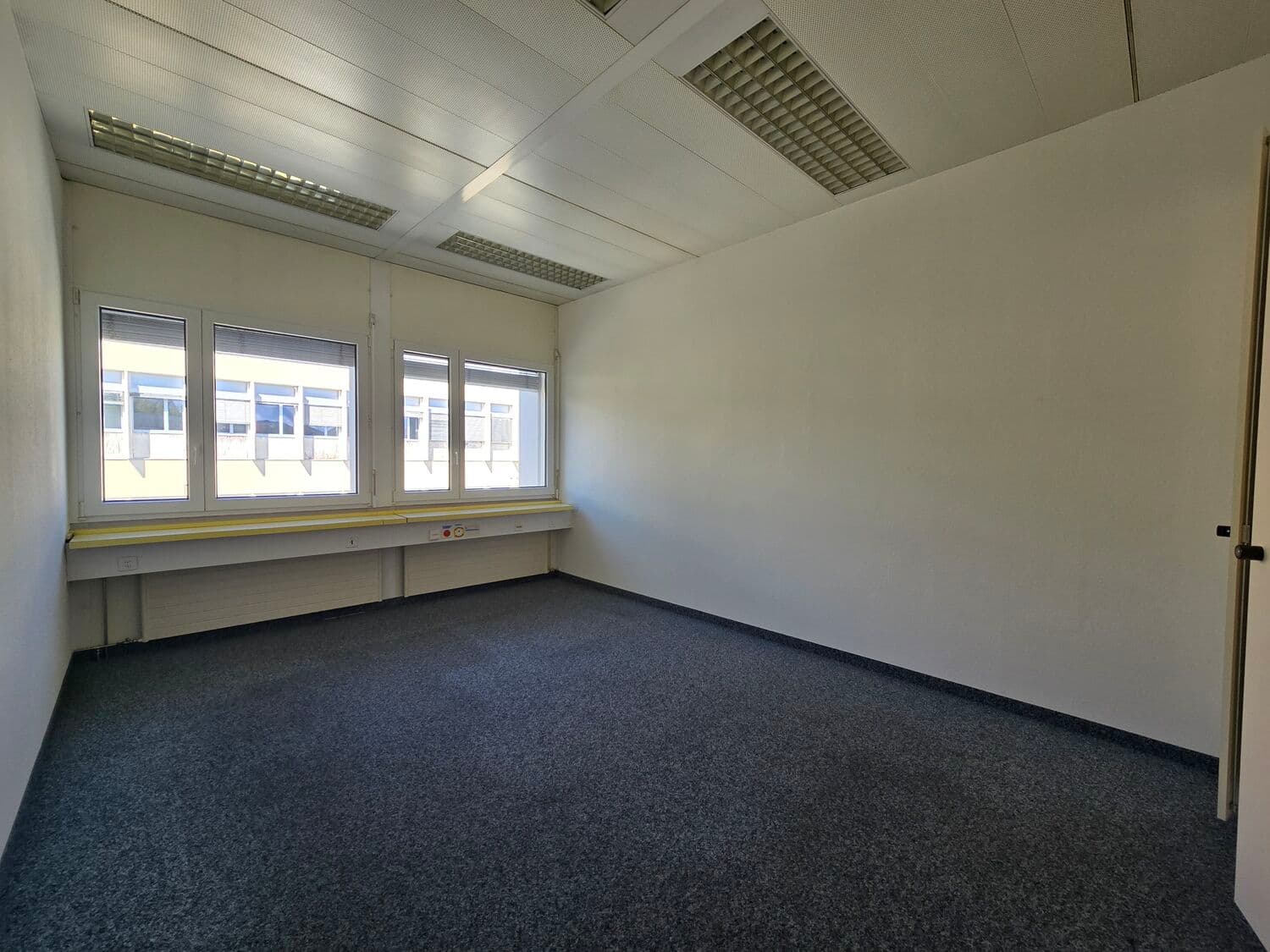 Büro an Avenue du Mont-Blanc 31, 1196 Gland