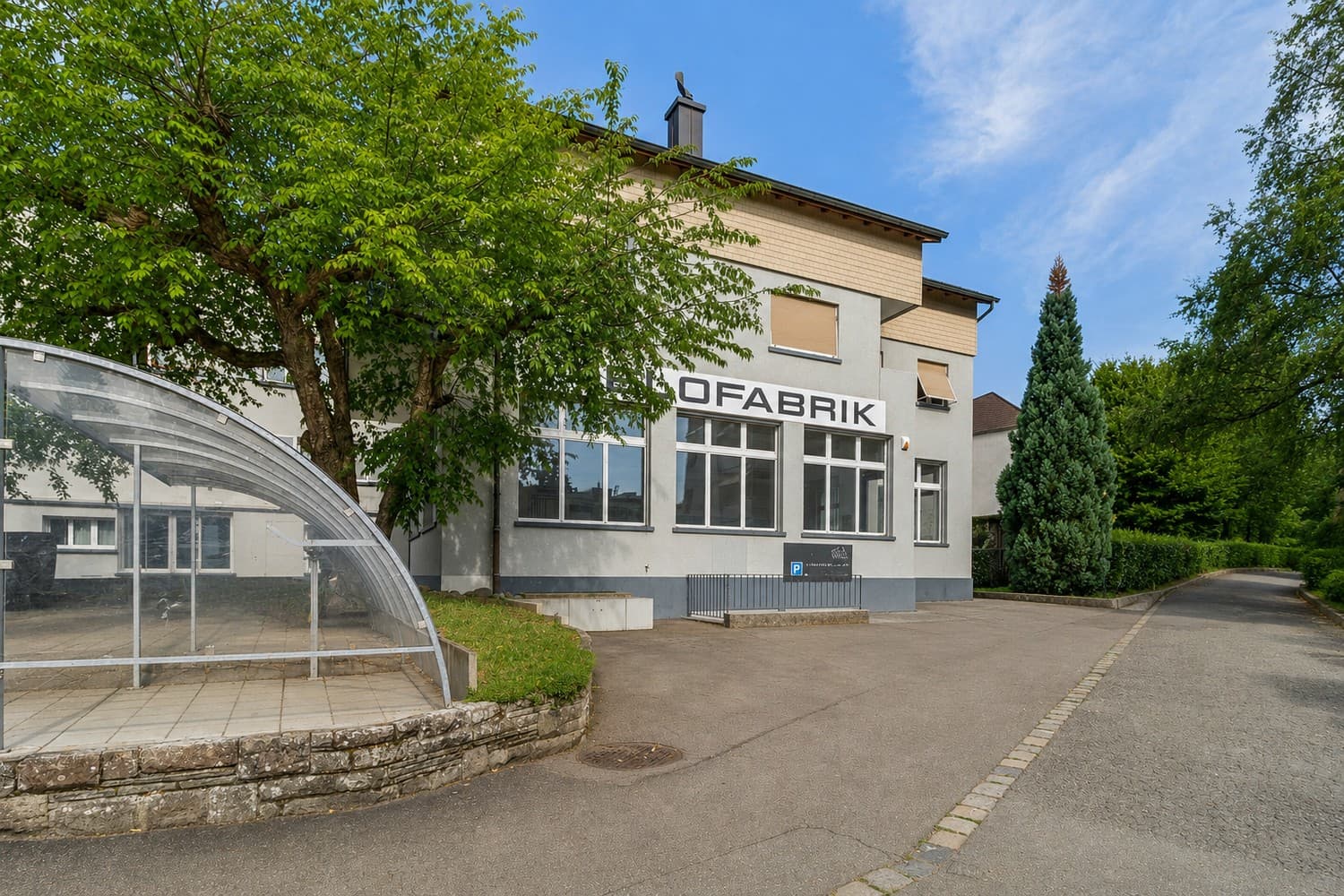 Gewerbe an Ausserdorfstrasse 4c, 8052 Zürich – Bild 2 von 13