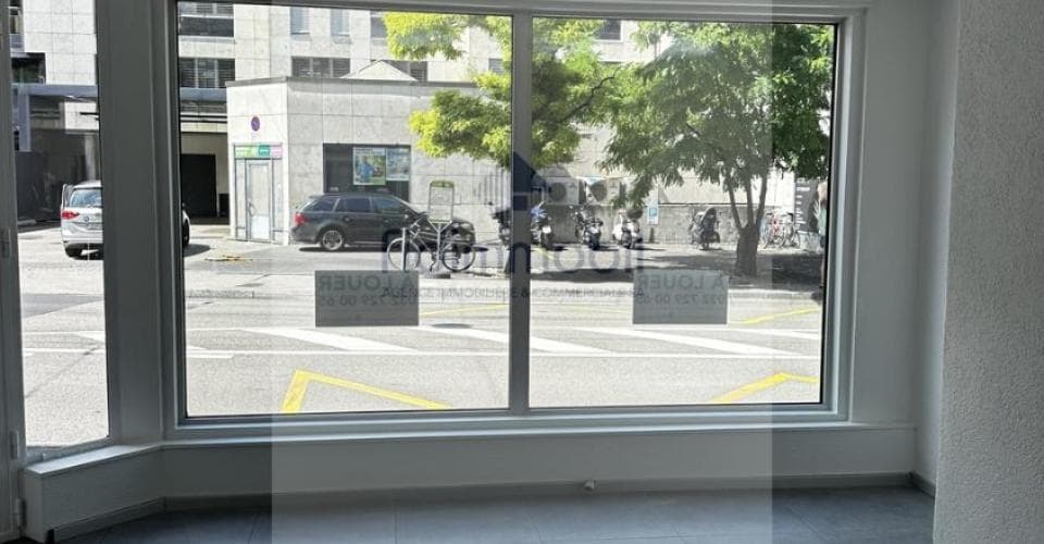 Office at Rue de l'Ecluse 33, 2000 Neuchâtel – Photo 3 of 10