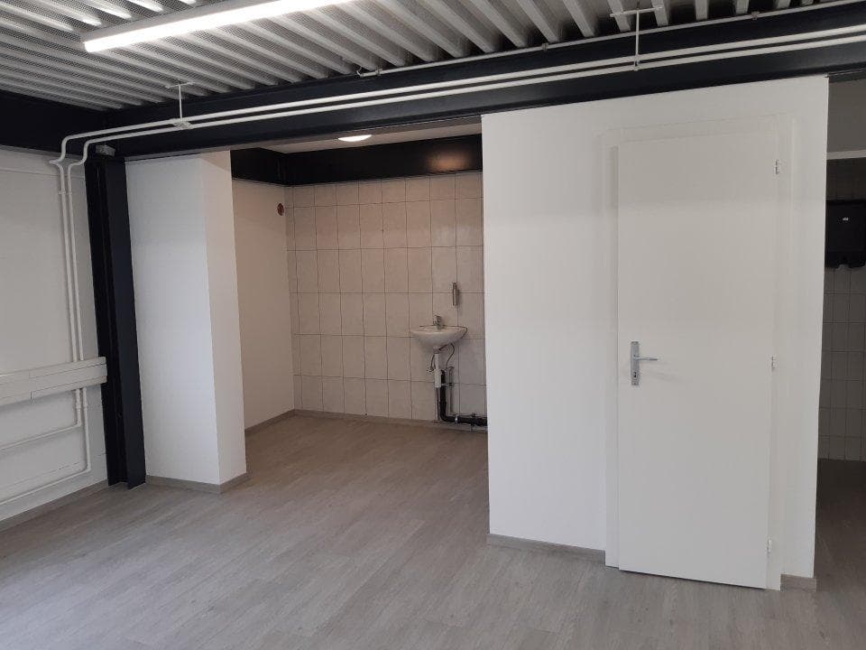 Lager an Eplatures 46a, 2300 La Chaux-de-Fonds – Bild 3 von 6