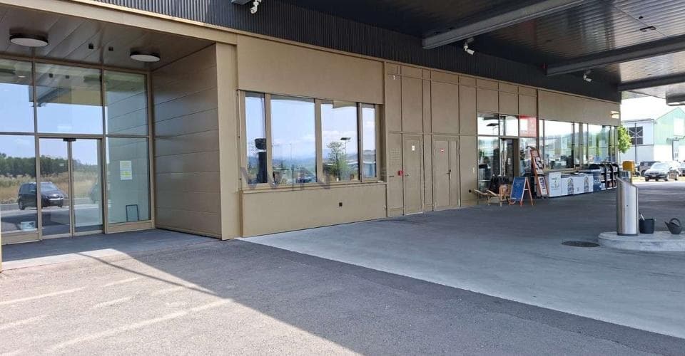 Industry in 1566 St-Aubin FR, 1200m² – Photo 4 of 6