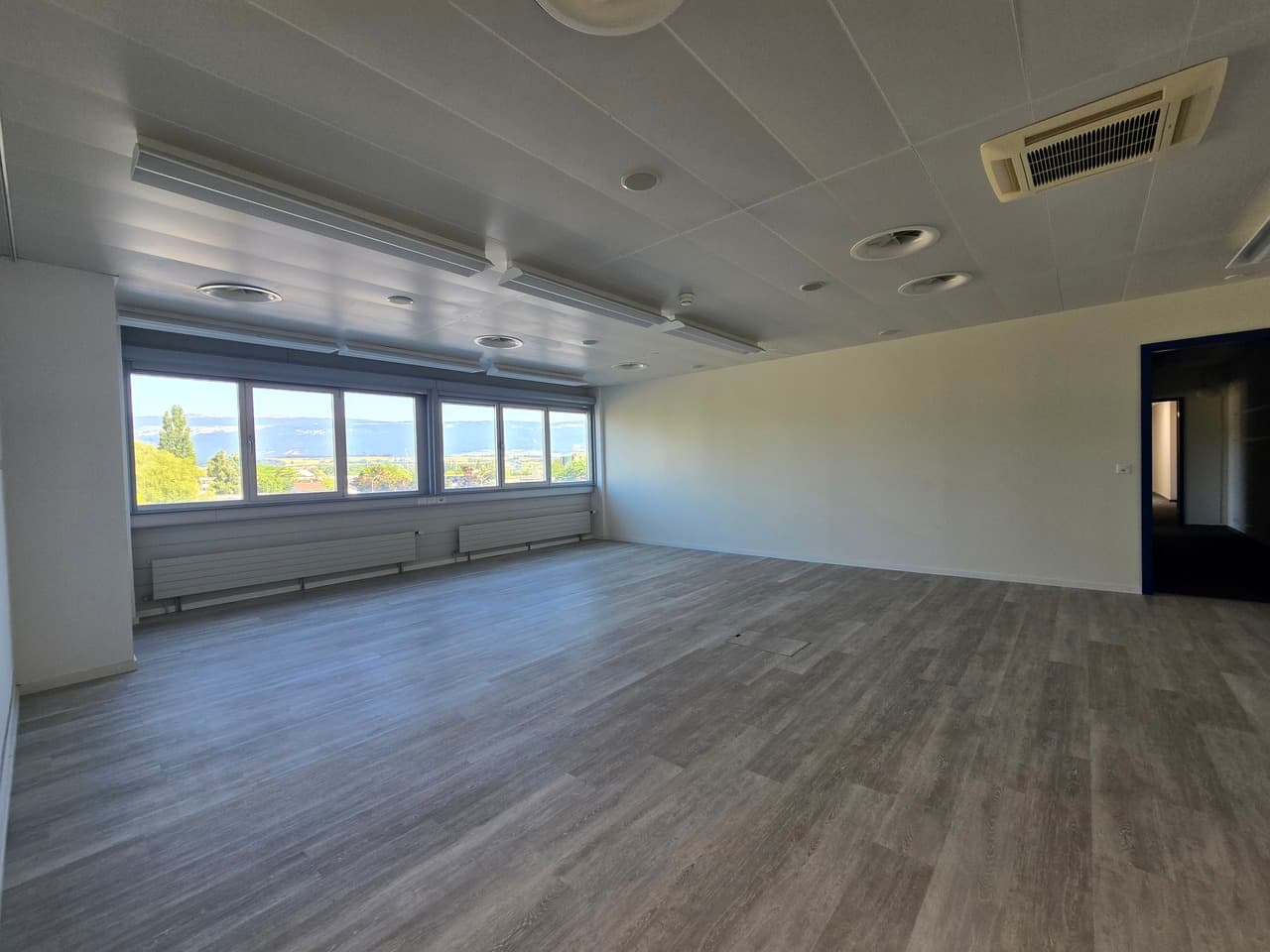 Büro an Avenue des Sports 42, 1400 Yverdon-les-Bains – Bild 3 von 8