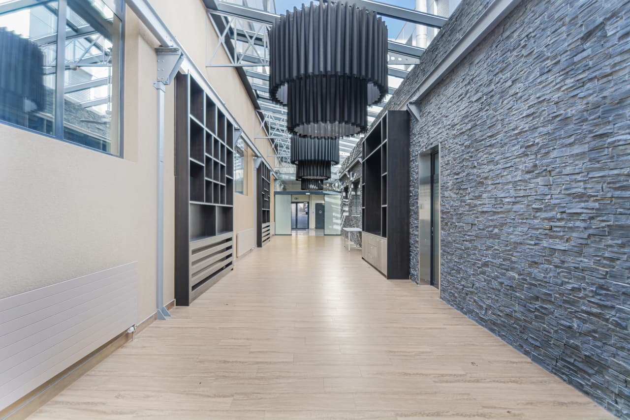 Office at Rue de la Gare 4, 2034 Peseux NE – Photo 3 of 7