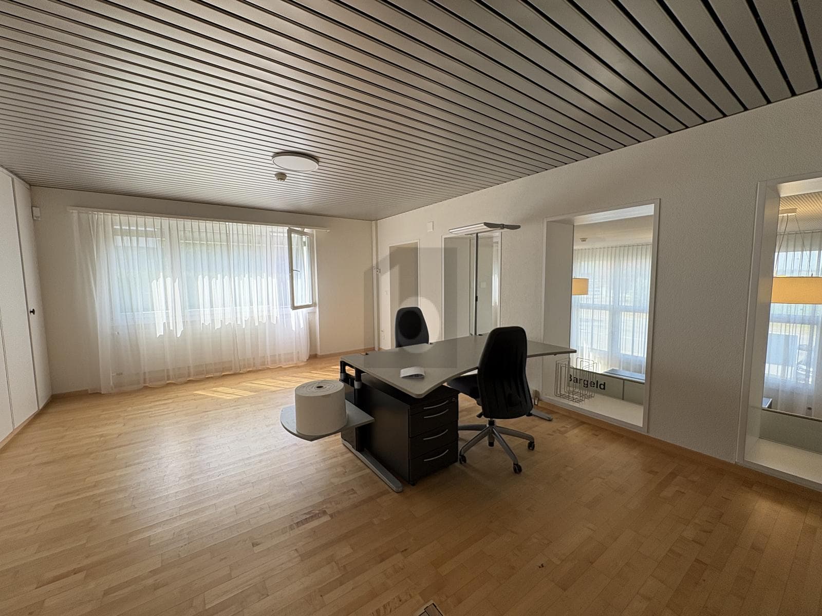 Praxis in 4556 Aeschi, 380m² – Bild 3 von 6