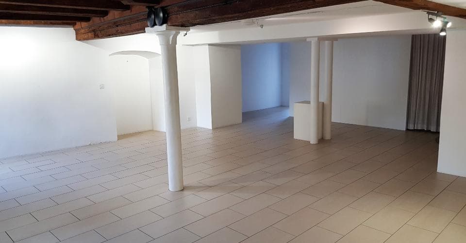 Gewerbe an Place de la Collégiale 2, 2042 Valangin – Bild 2 von 15
