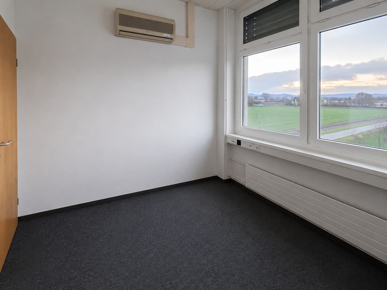 Büro an Bahnstrasse 102, 8105 Regensdorf – Bild 2 von 4