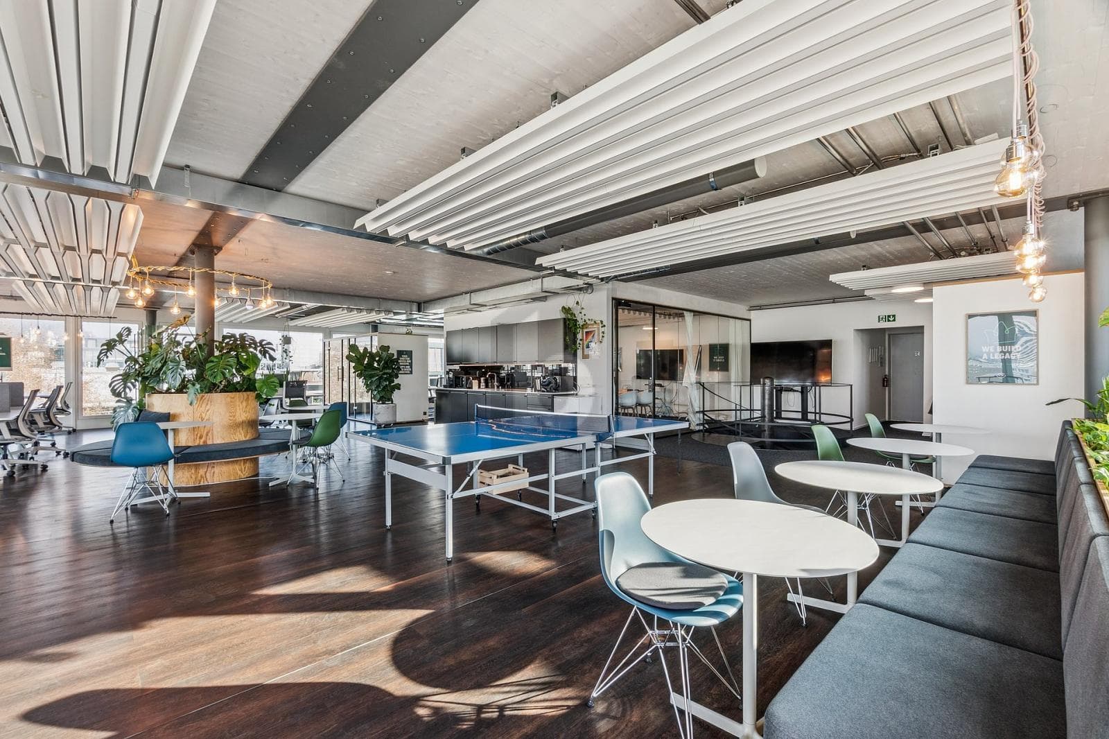 Büro in 8005 Zürich, 576m² – Bild 2 von 6