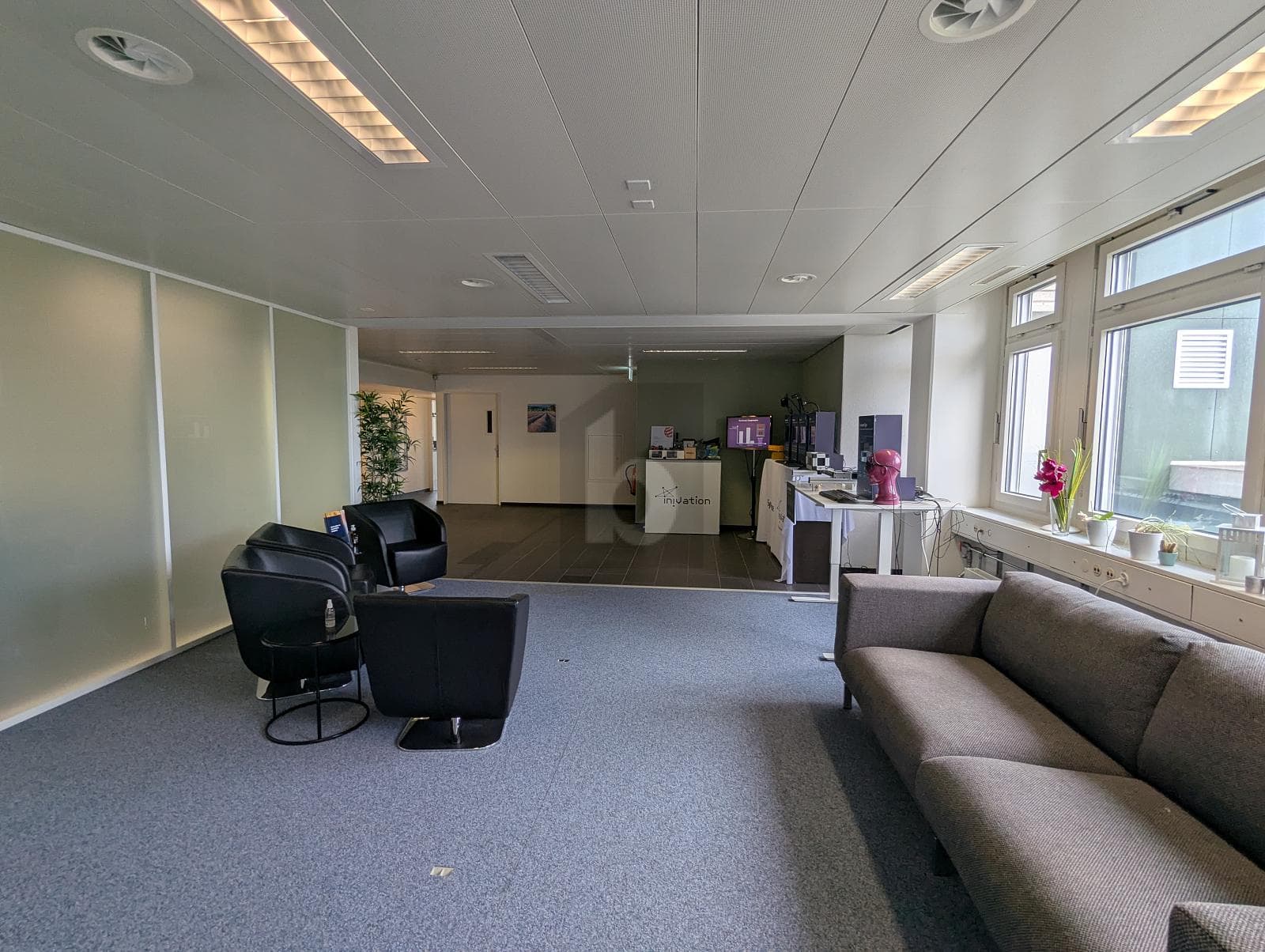Büro in 8050 Zürich, 837m² – Bild 2 von 6