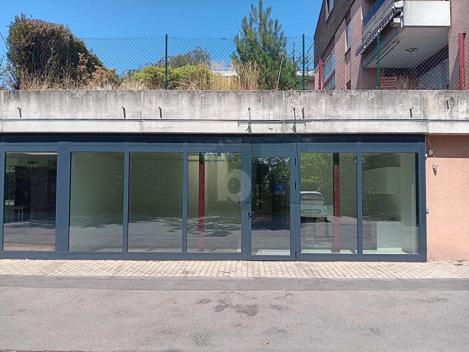 Office in 1073 Savigny, 104m²