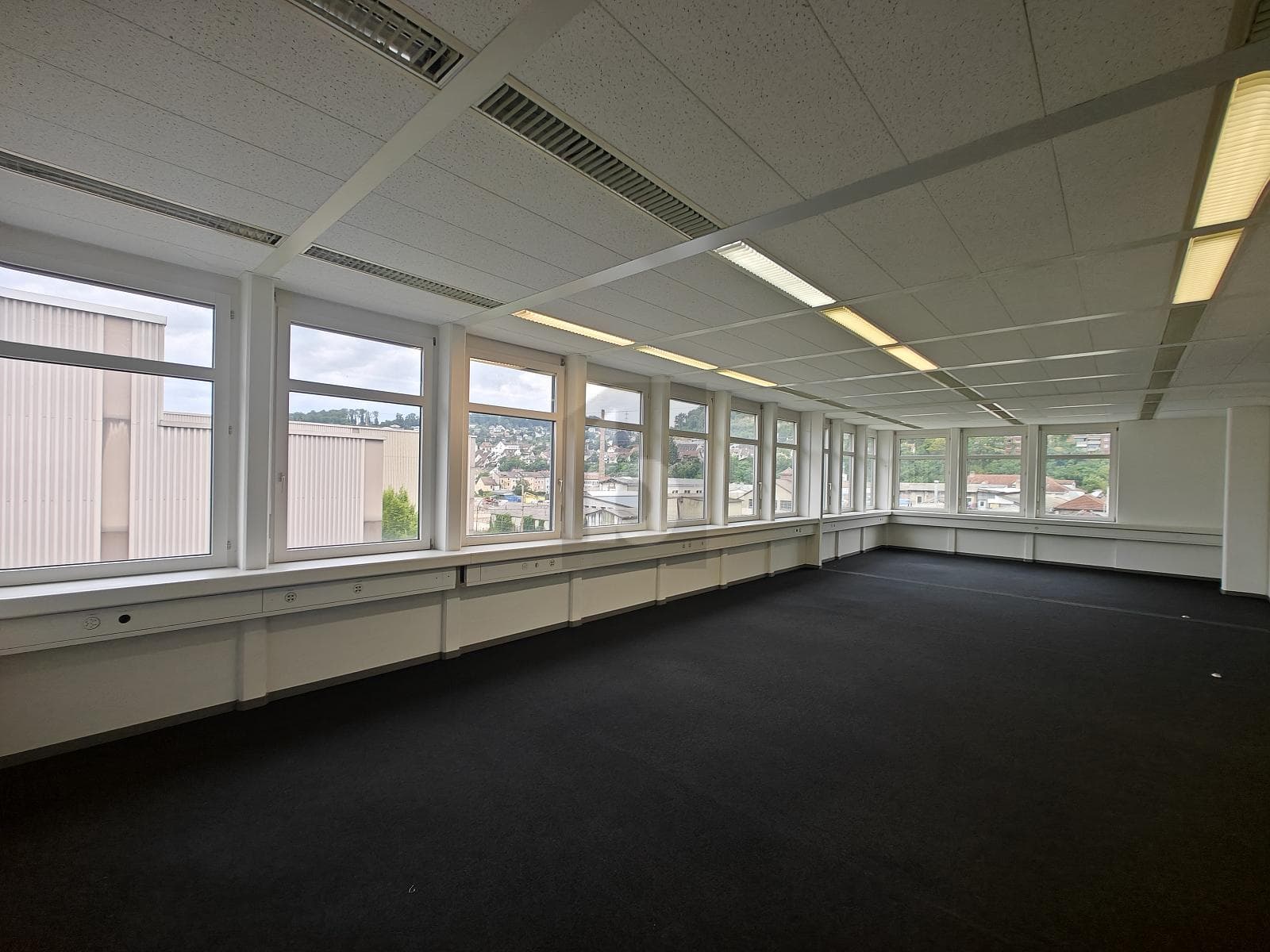 Lager in 4142 Münchenstein, 6735m² – Bild 5 von 6