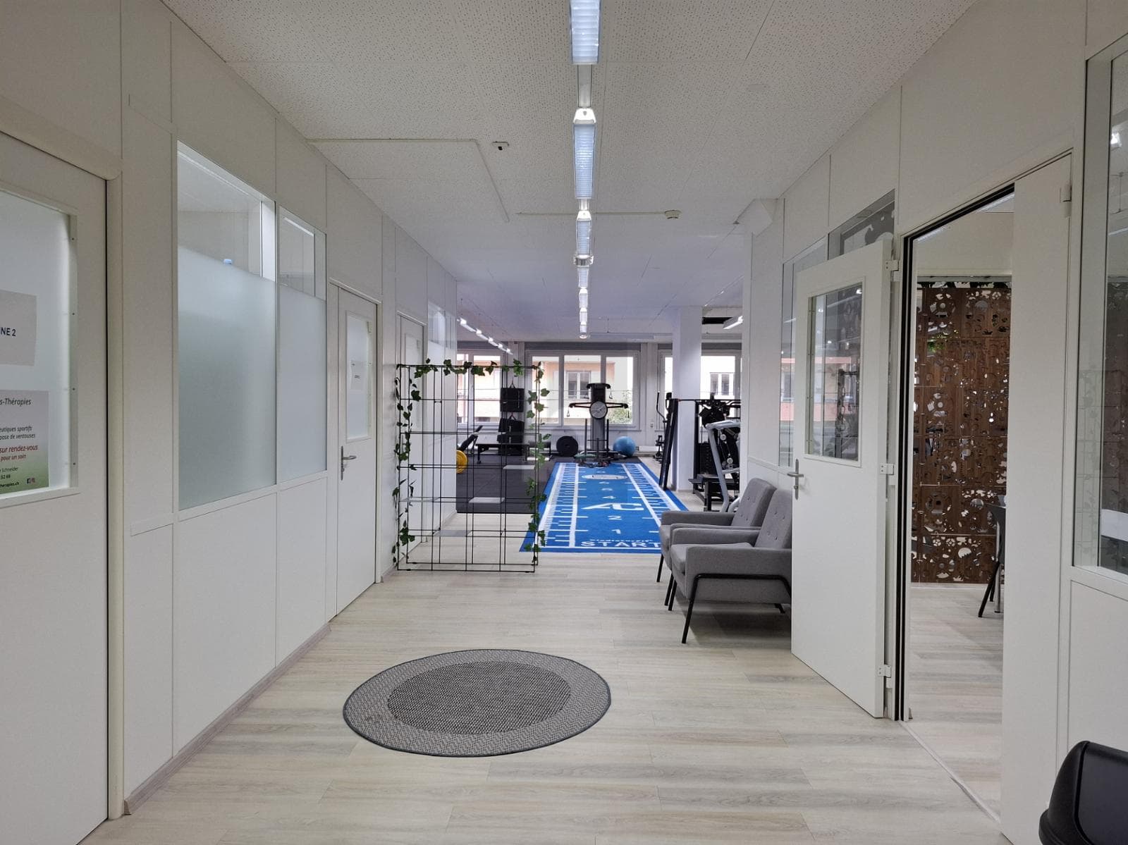 Office in 2300 La Chaux-de-Fonds, 600m² – Photo 3 of 6