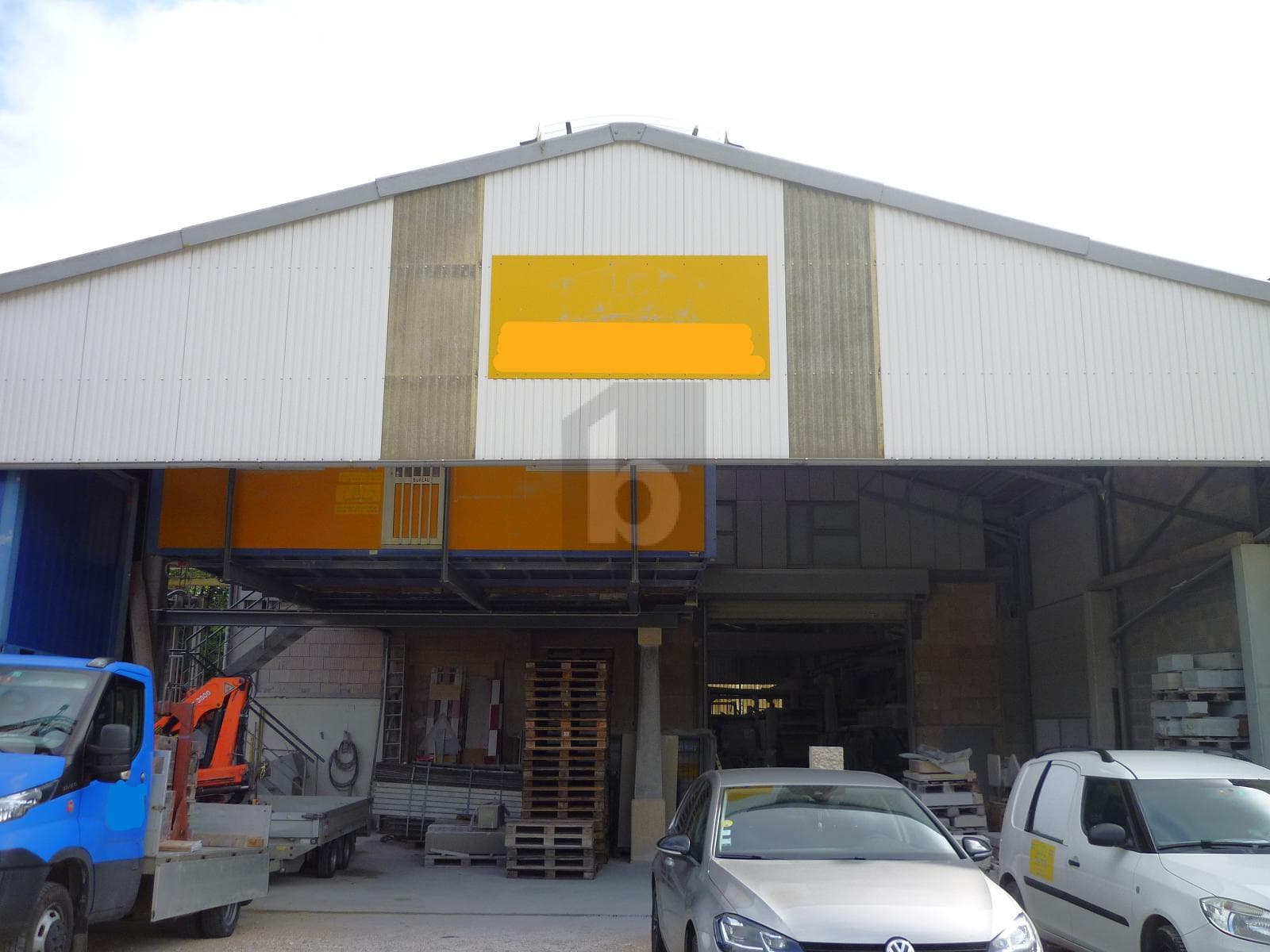 Industry in 1148 L'Isle, 297m² – Photo 2 of 6