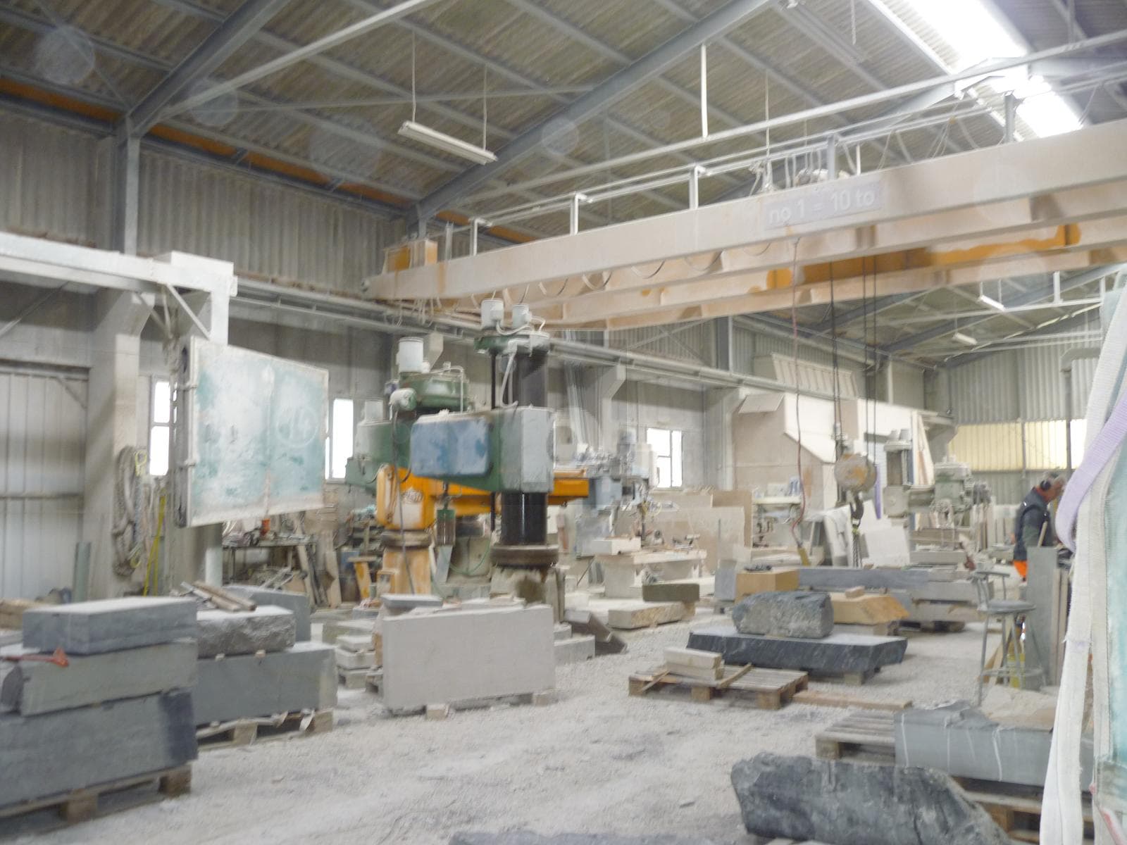 Industry in 1148 L'Isle, 297m² – Photo 4 of 6
