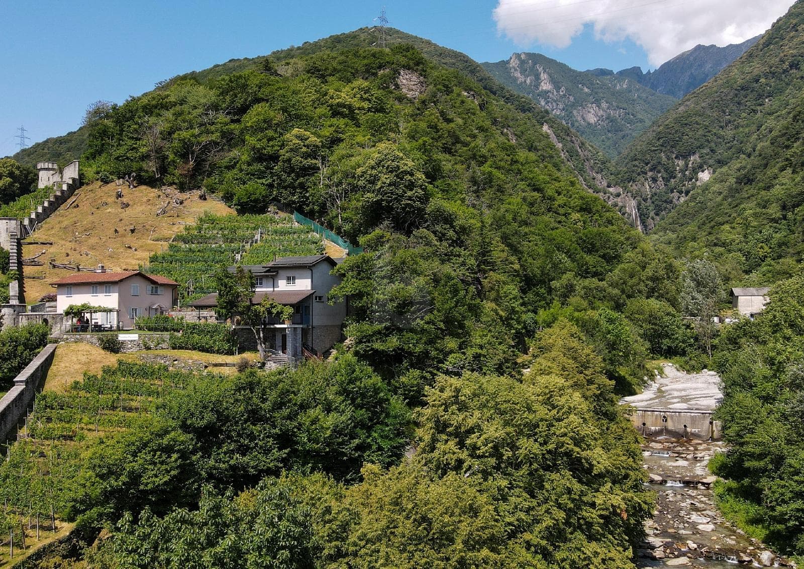 Industrie in 6514 Sementina, 230m²