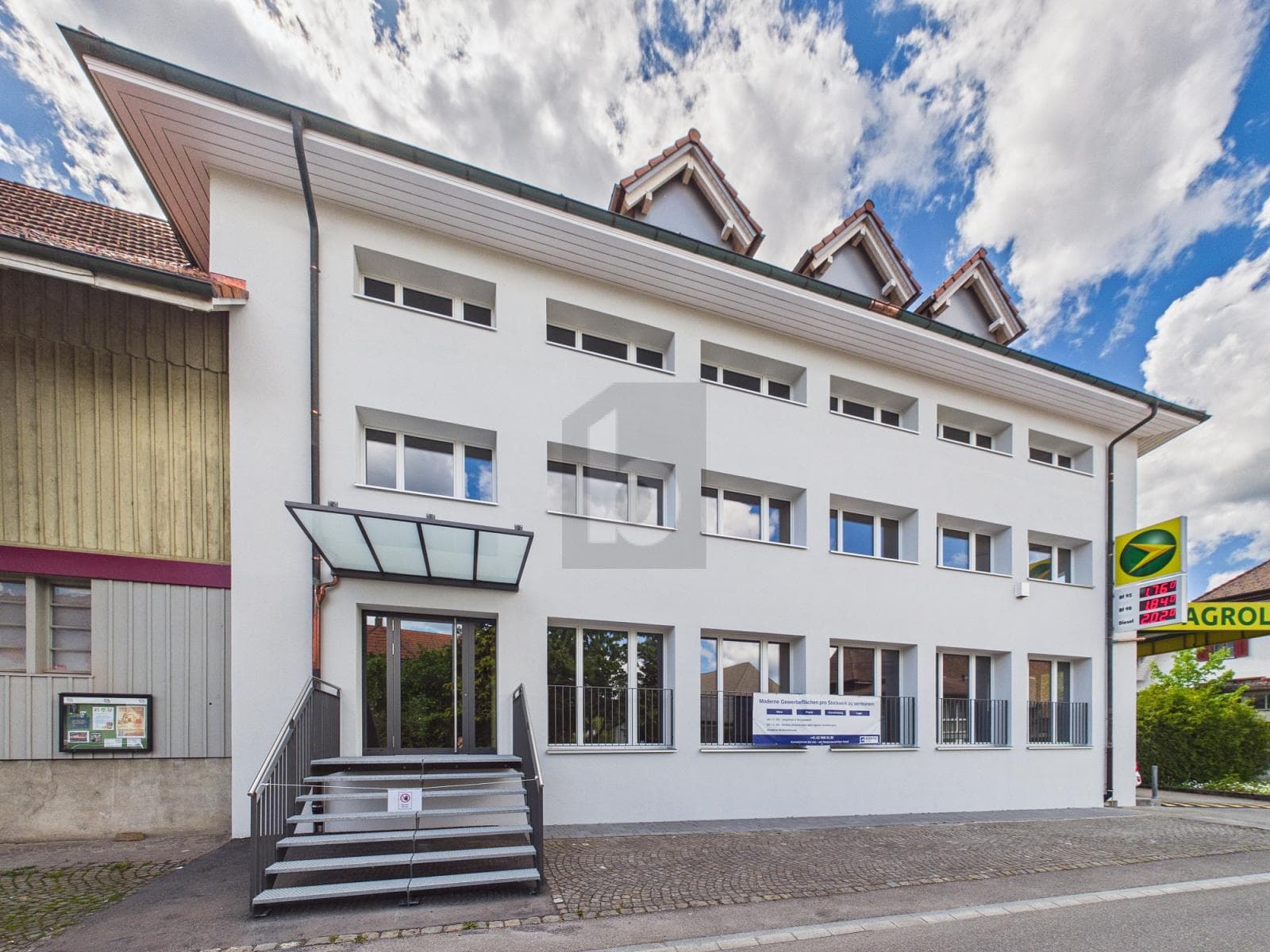 Praxis in 3367 Thörigen, 219m²