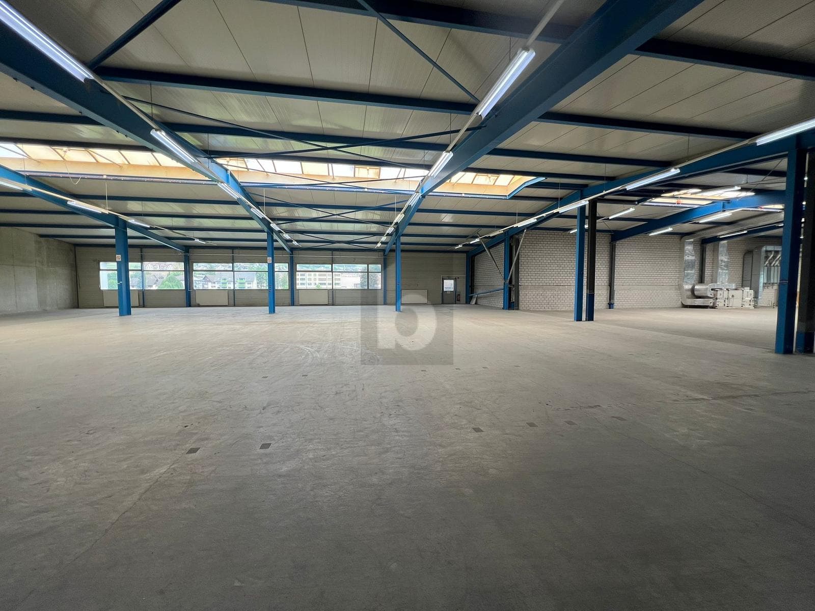 Lager in 8932 Mettmenstetten, 2000m² – Bild 3 von 5