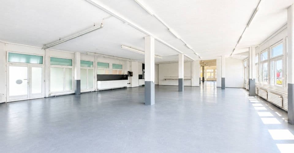 Industrie in 1030 Bussigny, 700m² – Bild 1 von 4