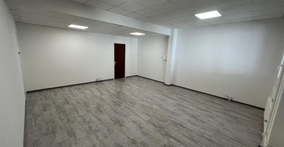 Büro an Route des Jeunes 5a, 1227 Les Acacias – Bild 1 von 3