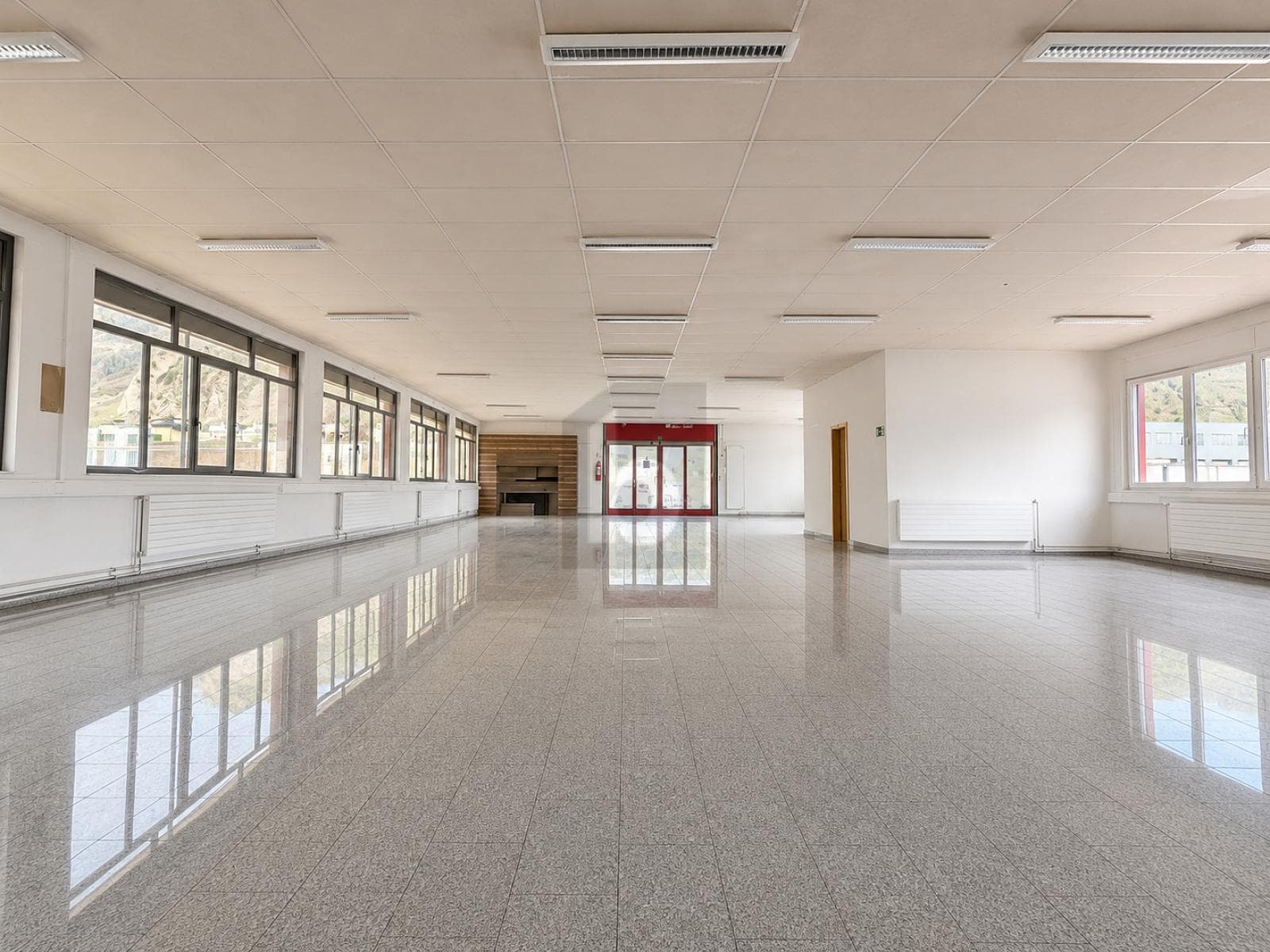 Industrie in 1955 St-Pierre-de-Clages, 670m² – Bild 4 von 6