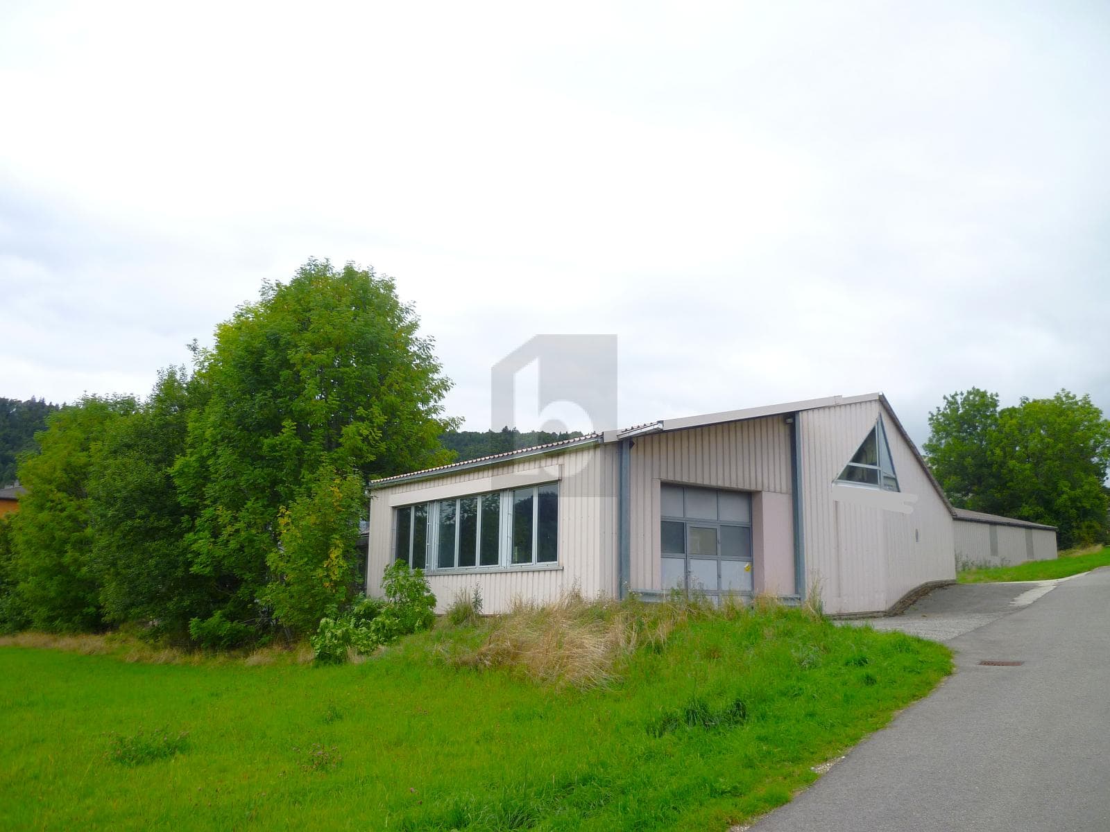 Industrie in 1450 Ste-Croix, 400m²