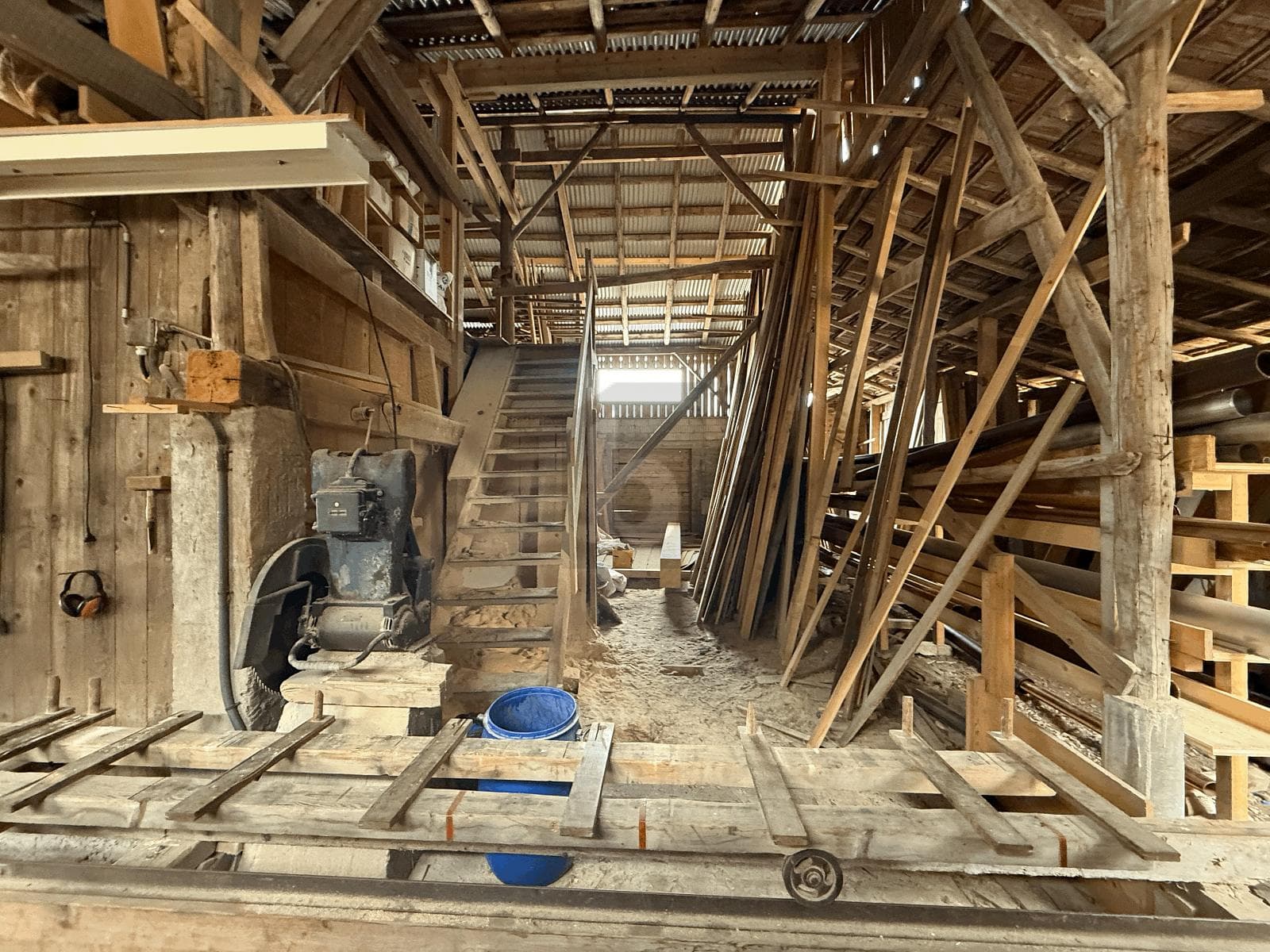 Atelier in 2126 Les Verrières, CHF 3'000 pro Monat – Bild 3 von 4
