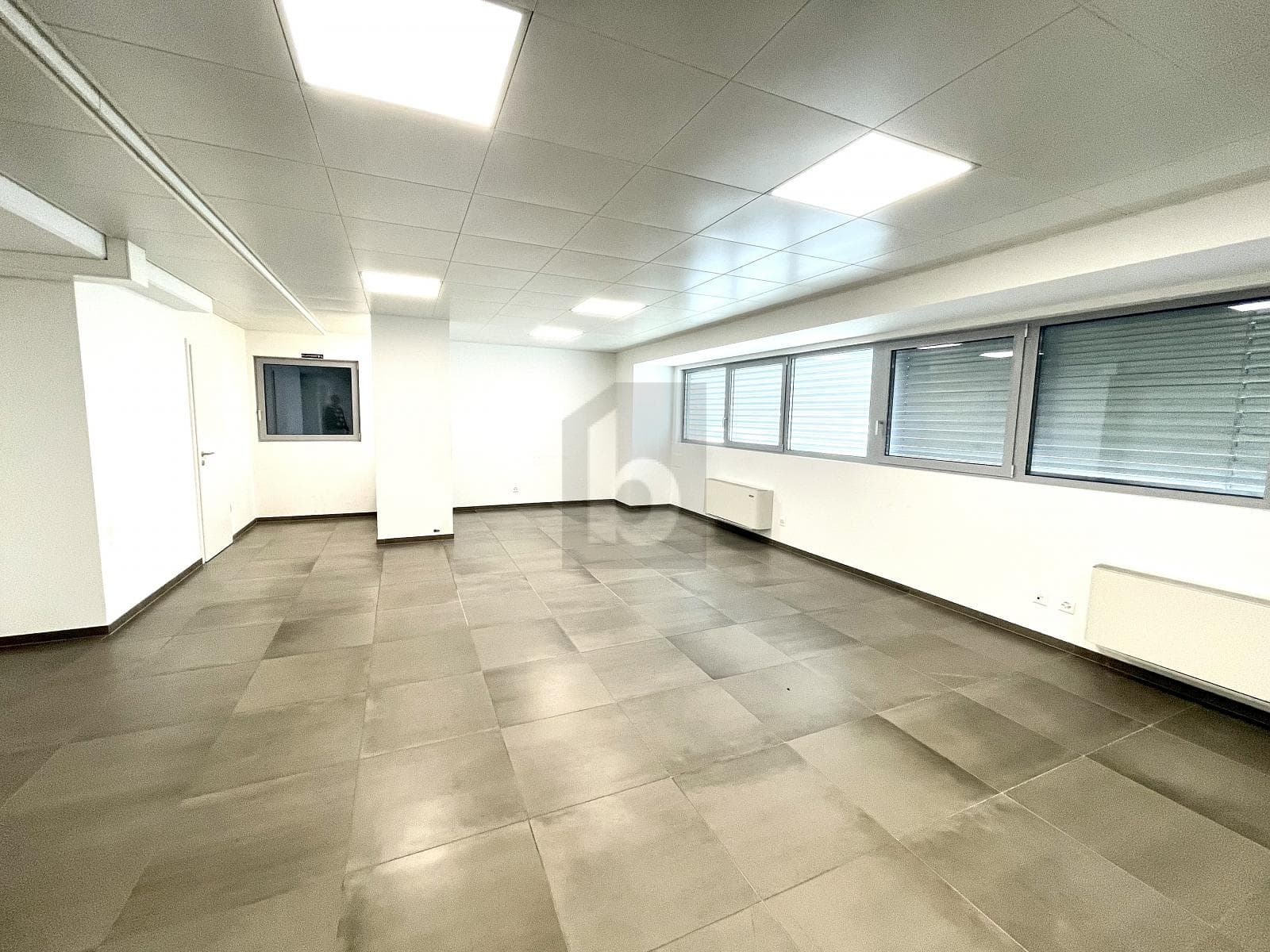 Büro in 6528 Camorino, CHF 4'000 pro Monat