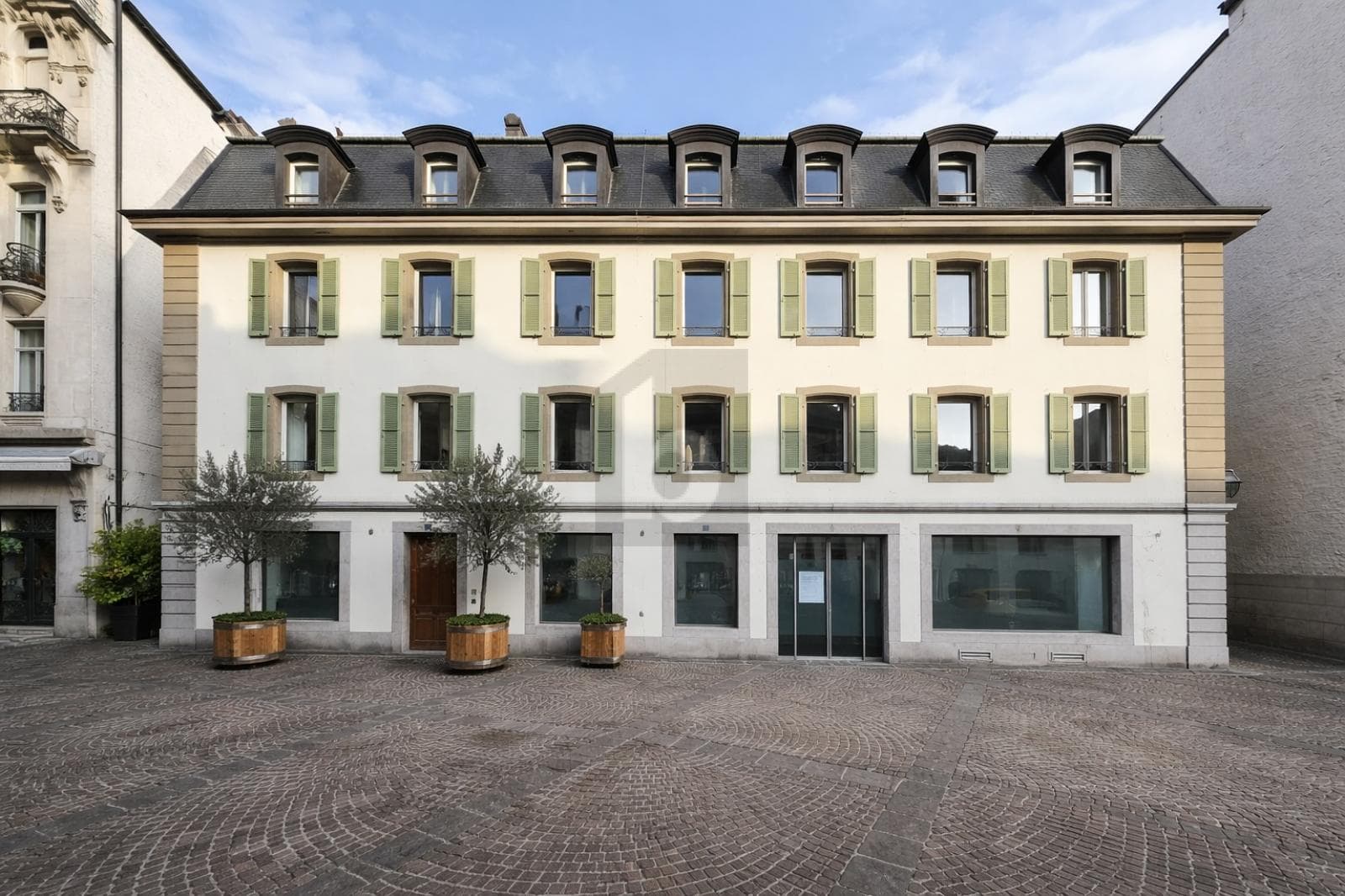 Büro in 1260 Nyon, 990m²