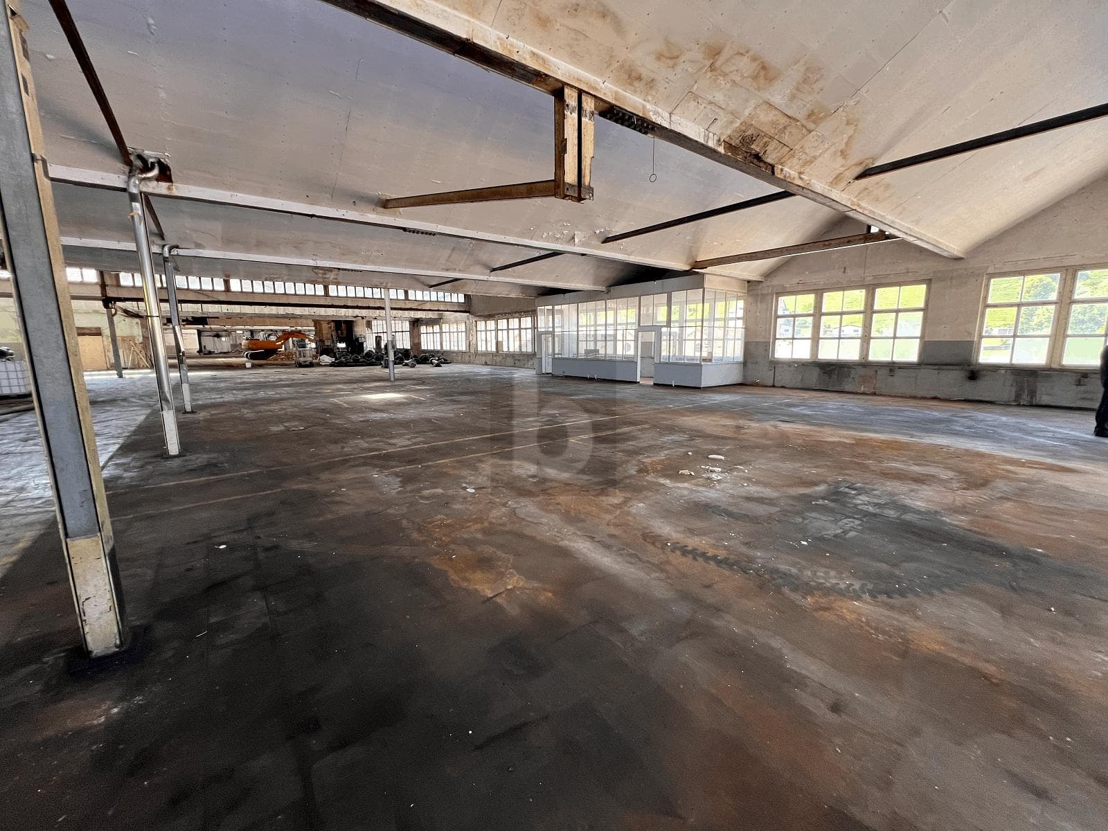 Lager in 2882 St-Ursanne, 2088m² – Bild 5 von 6