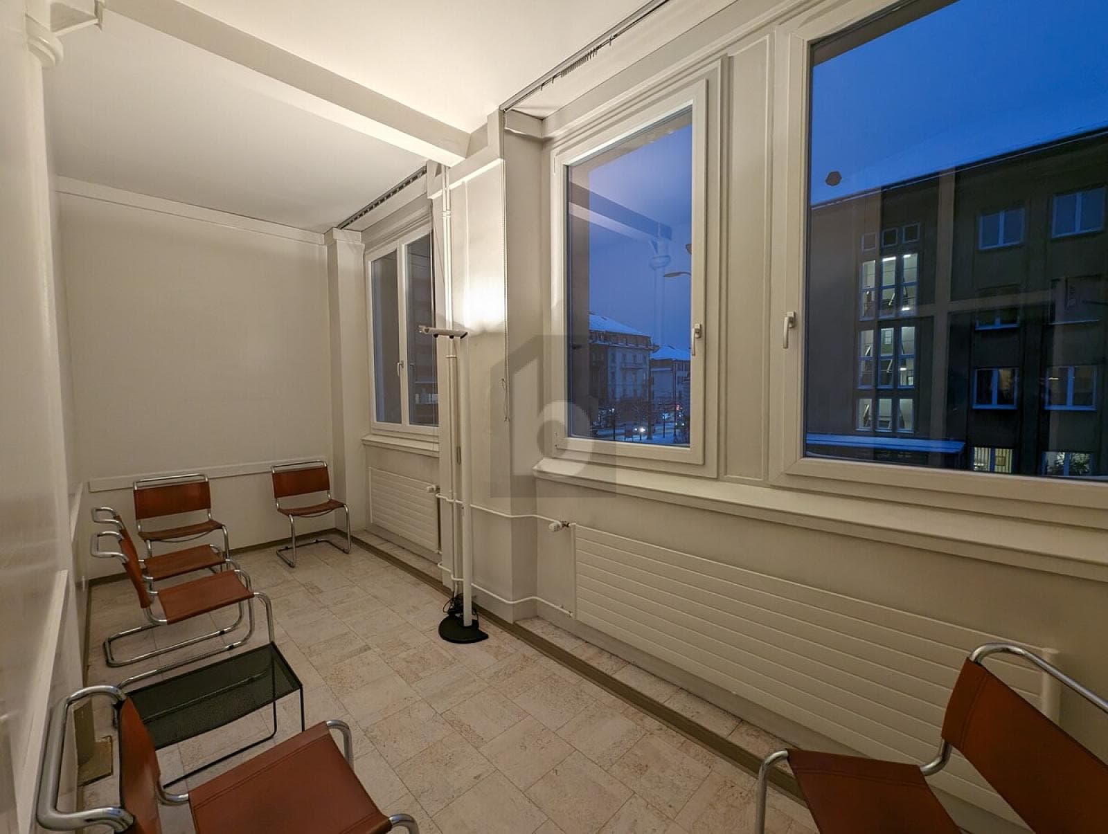 Office in 2300 La Chaux-de-Fonds, 145m² – Photo 2 of 6