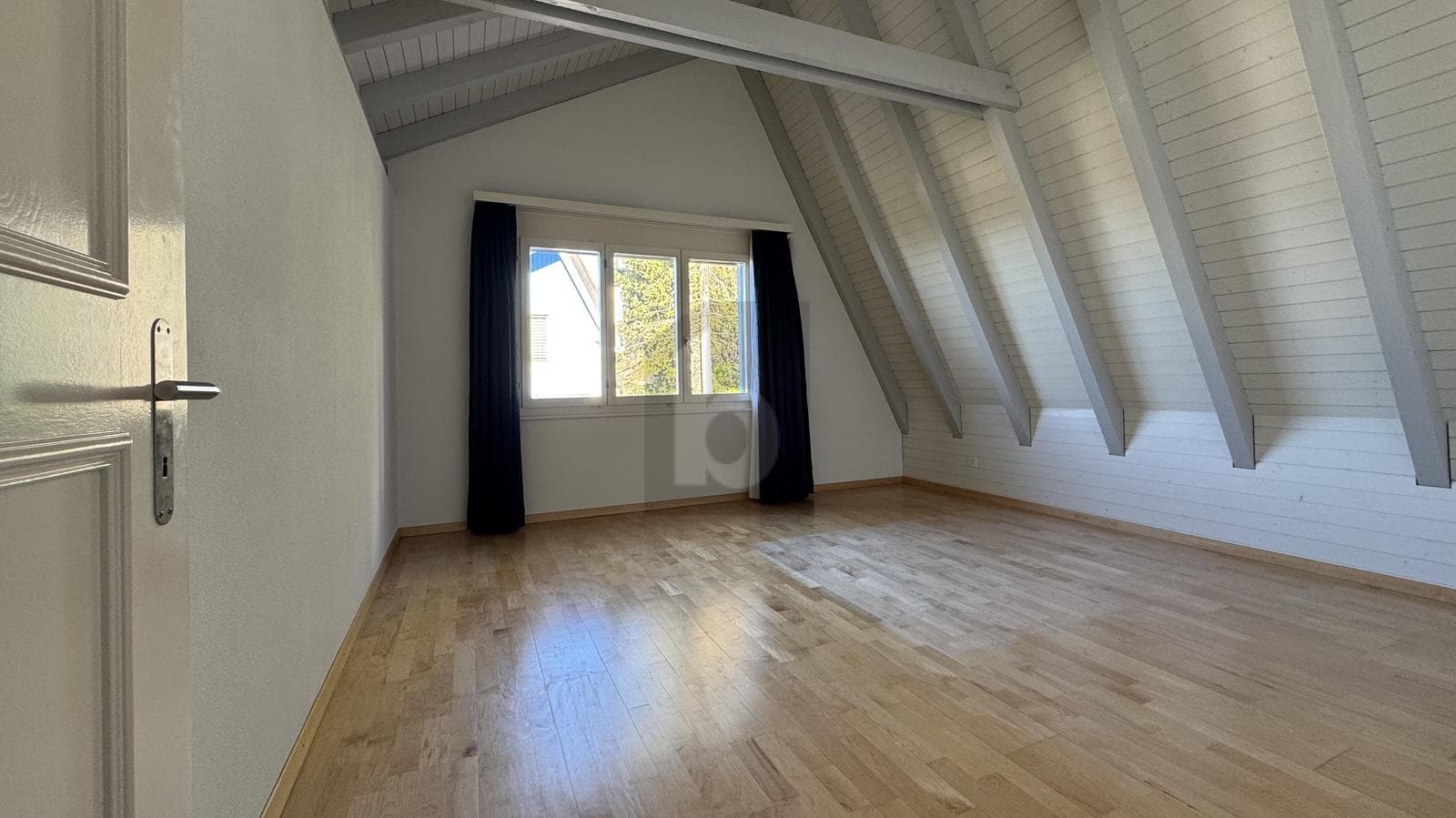 Büro in 8635 Dürnten, CHF 3'950 pro Monat – Bild 4 von 6