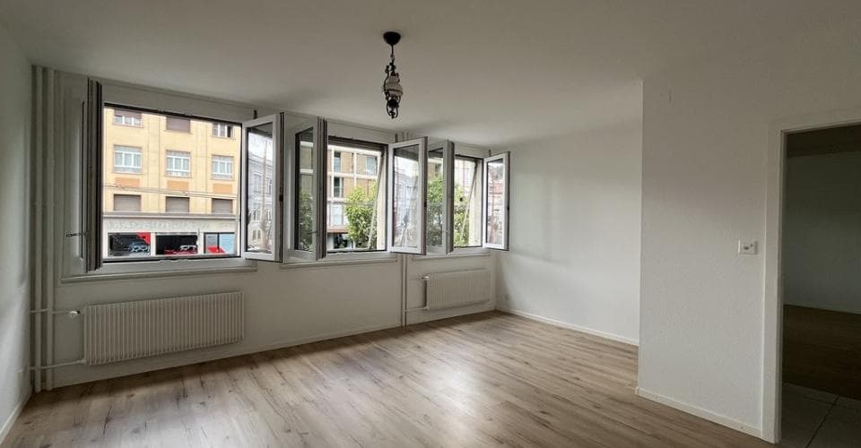 Commercial Space at Avenue Léopold-Robert 83, 2300 La Chaux-de-Fonds – Photo 3 of 8