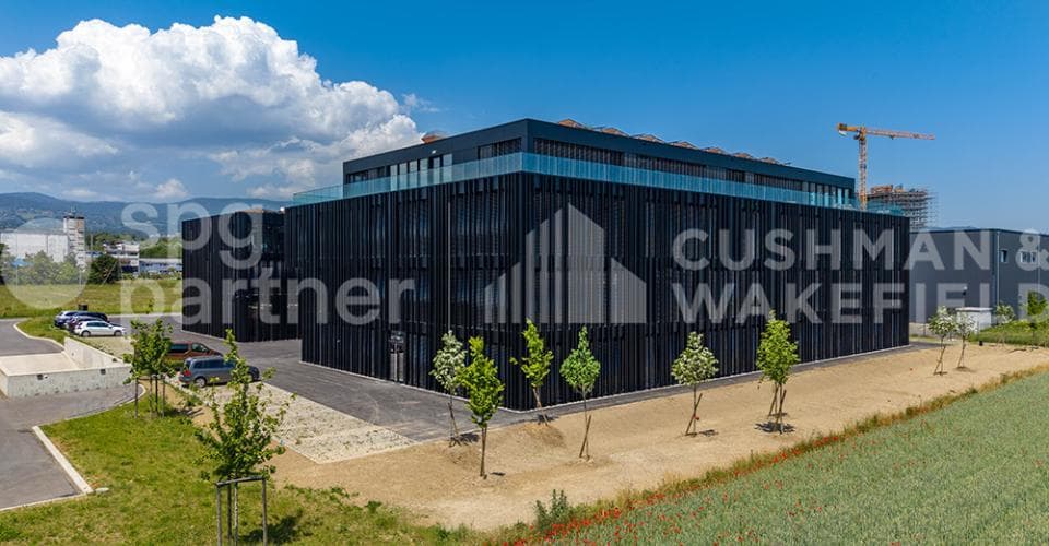 Industrie an Route des Avouillons 15, 1196 Gland – Bild 3 von 11