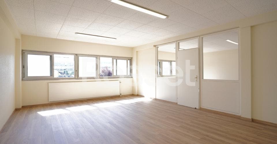 Büro an Rue du Pré-Bouvier 8, 1242 Satigny – Bild 4 von 6