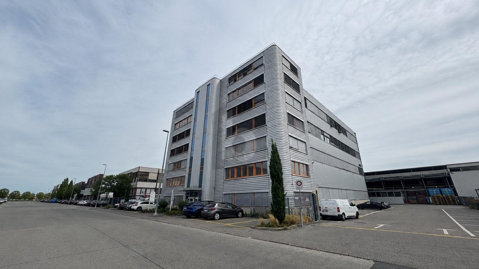 Büro in 1242 Satigny, 110m²