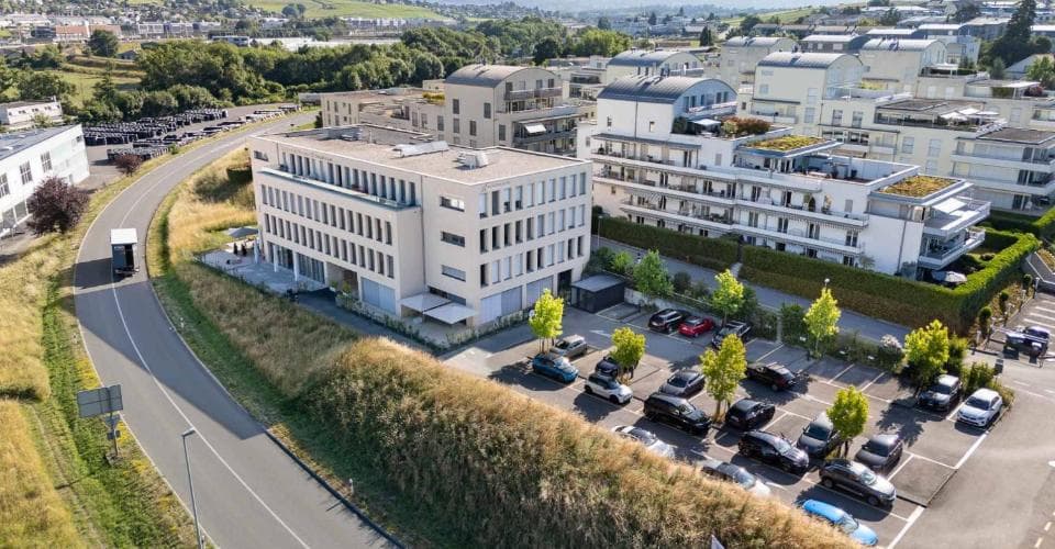 Büro in 1028 Préverenges, 135m²